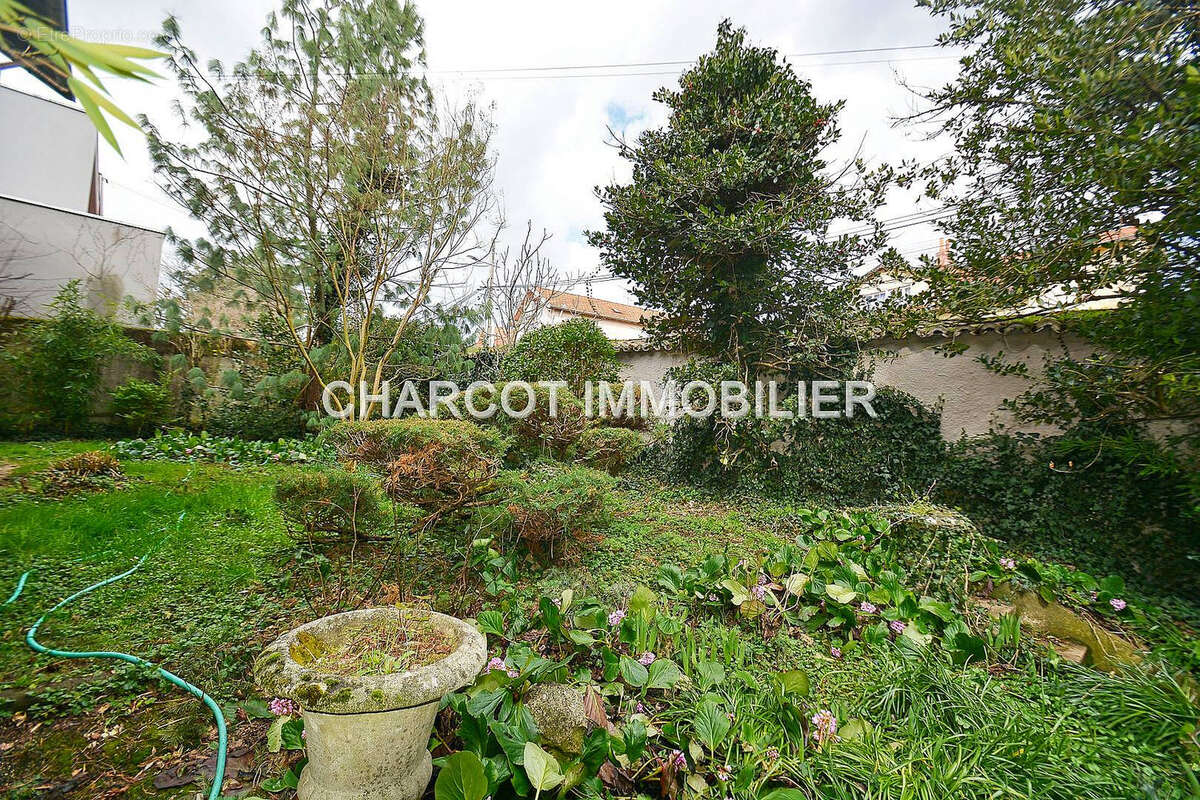 Maison à SAINTE-FOY-LES-LYON