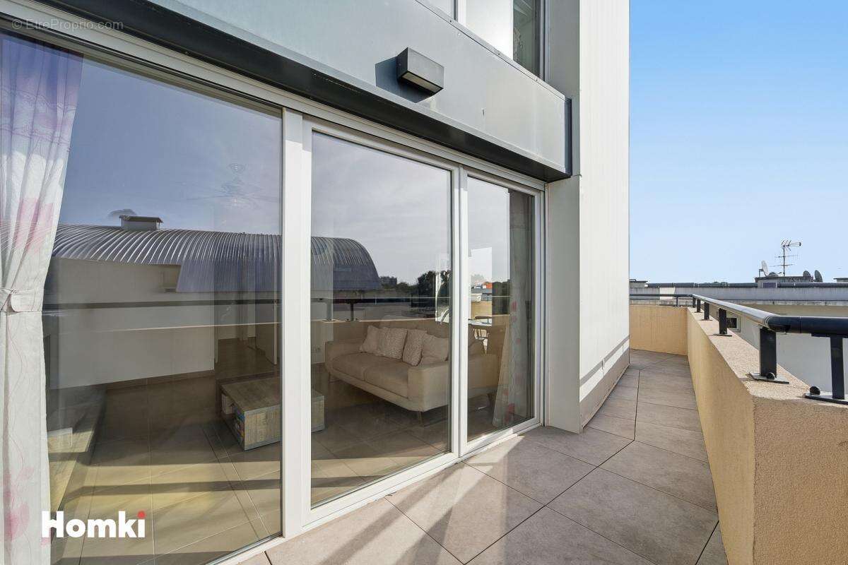 Antibes – Dernier étage – Duplex 4 pièces lumineux avec grande terrasse et double garage fermé - photo 4