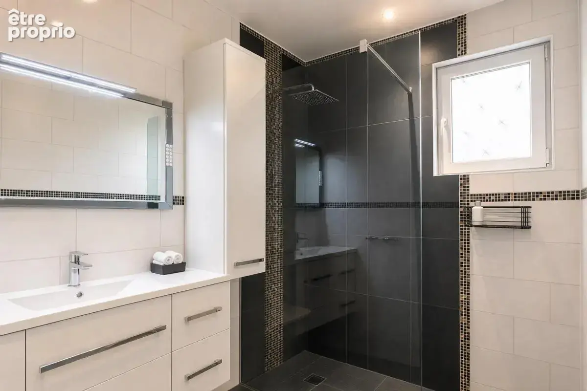 Maison de 7 pièces de 113 m² à Les Roches-de-Condrieu - photo 18