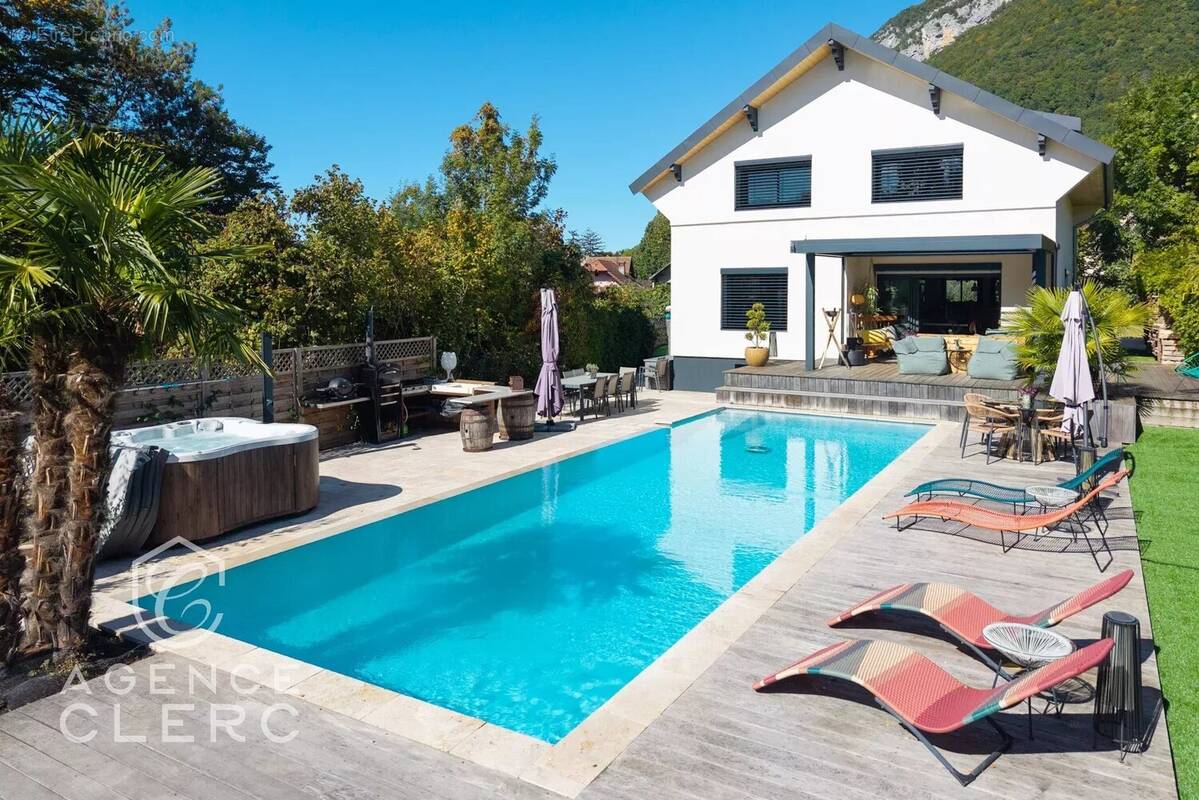 Maison à MENTHON-SAINT-BERNARD