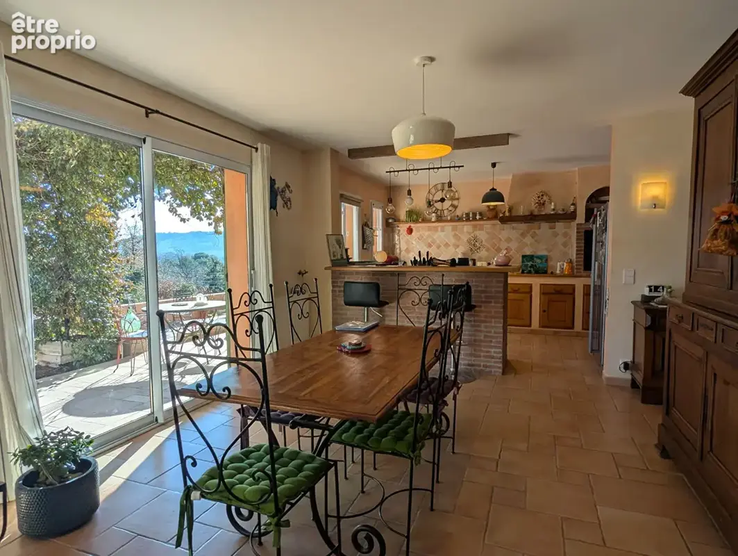VILLECROZE charmante maison de 150 m², 4 chambres, piscine au calme - photo 7