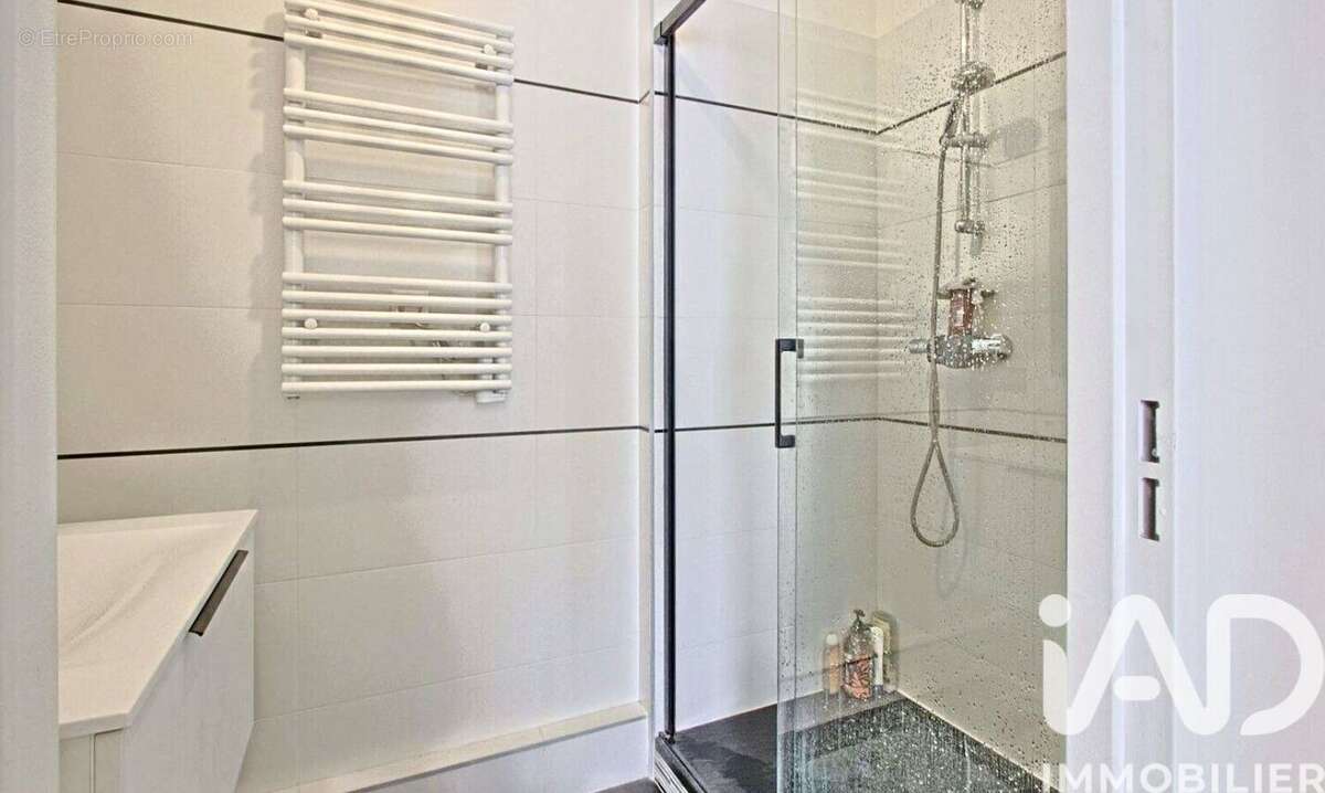 Photo 7 - Appartement à COURBEVOIE