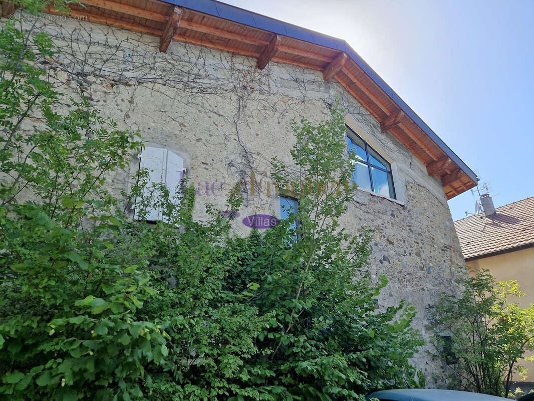 Maison à CHENS-SUR-LEMAN