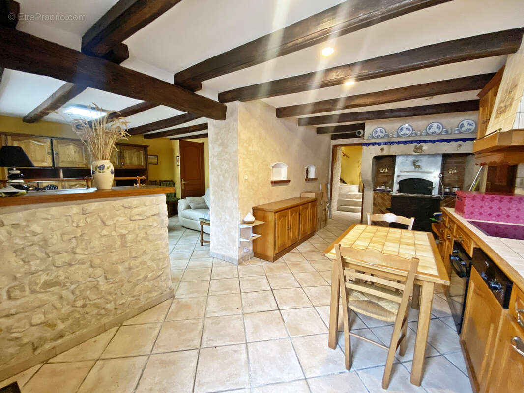 Maison à MENIL-LA-HORGNE