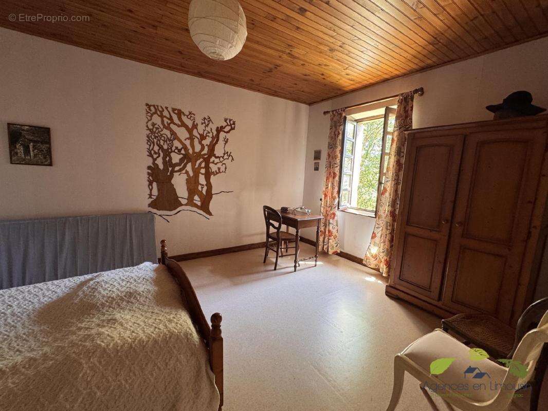 Maison 232 m² à Chamberet  - photo 18