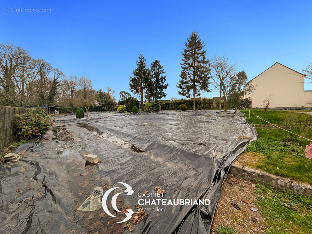 Terrain à SAINT-DOMINEUC