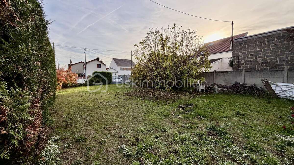 Terrain à CONFLANS-SAINTE-HONORINE