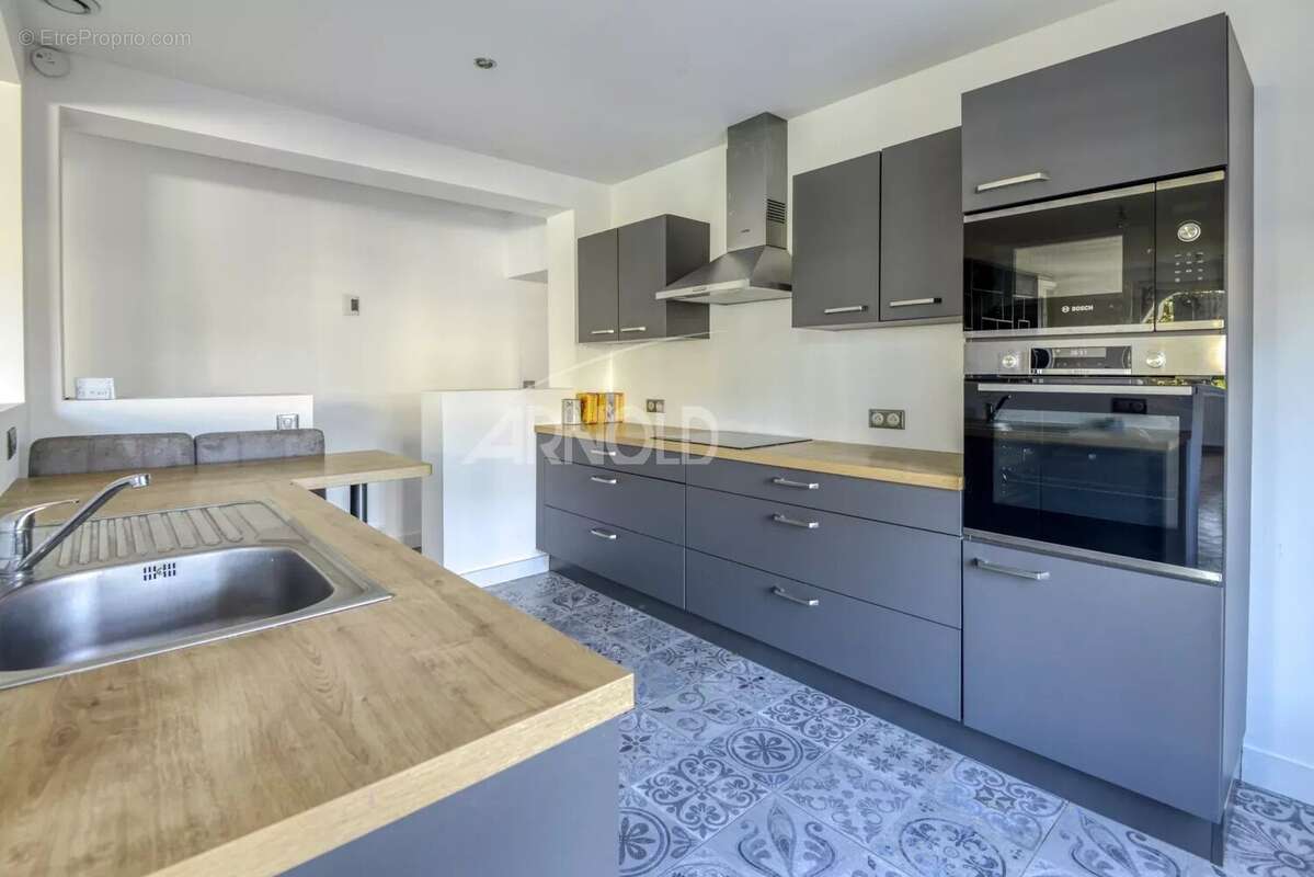 Maison à SAINT-SEBASTIEN-SUR-LOIRE