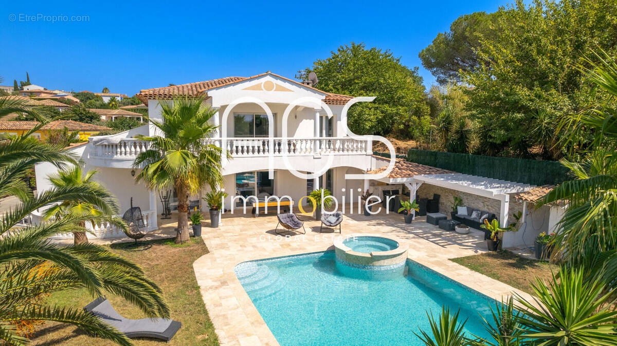 Maison à FREJUS