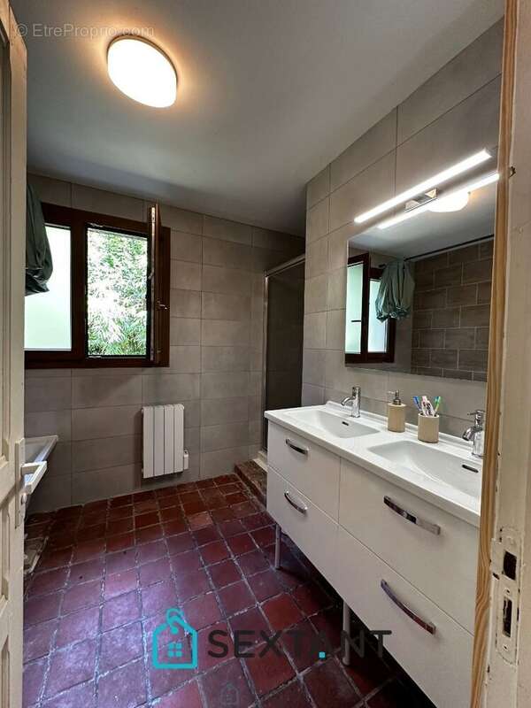 Maison à SAINT-CYR-LA-CAMPAGNE