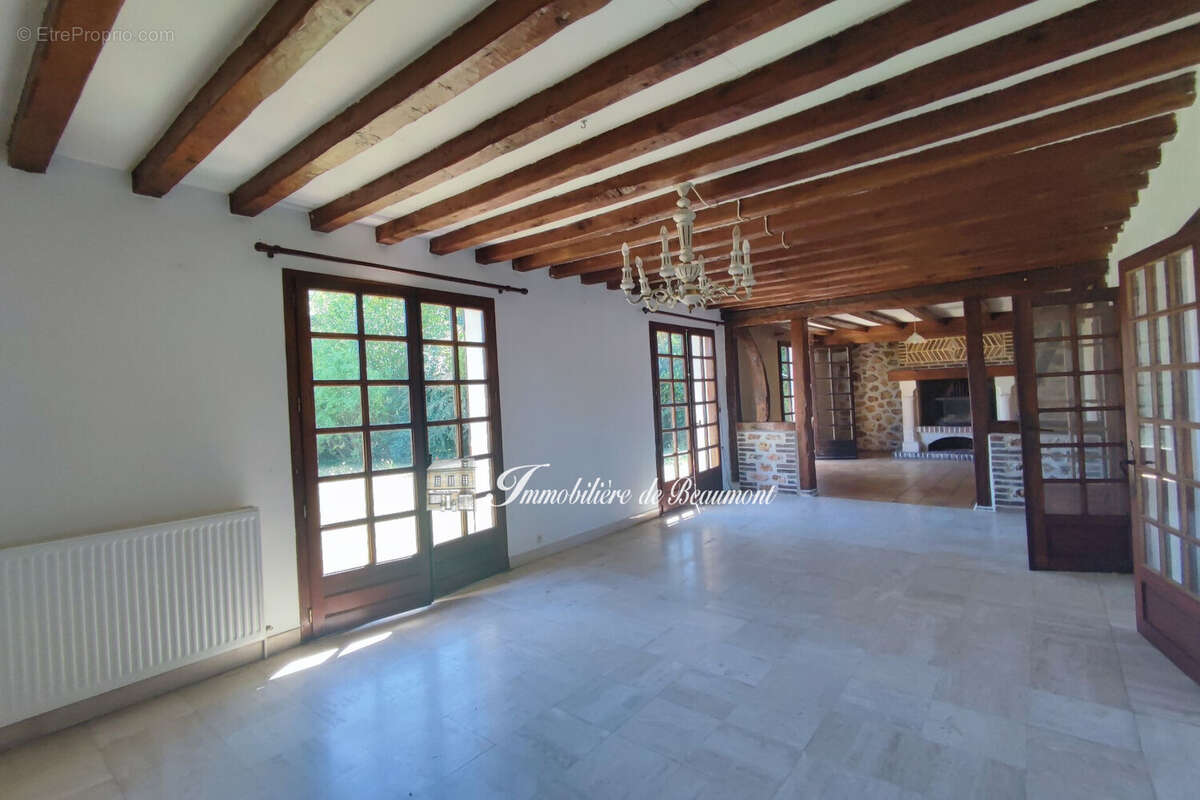 Maison 135 m² à Beaumont-Le-Roger  - photo 2