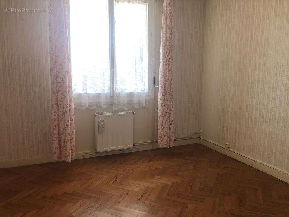 MAISON T4 PAUILLAC JARDIN CALME PROXIMITE COMMERCES ET