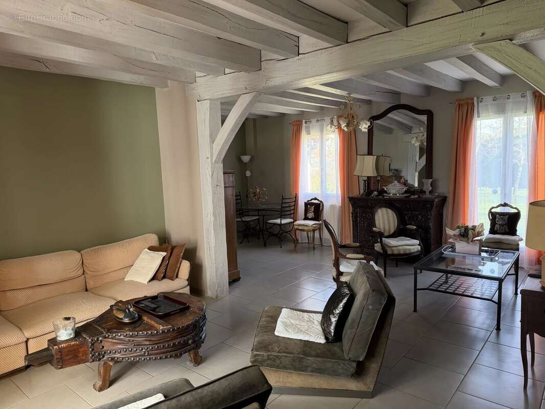 Maison à CHARBUY