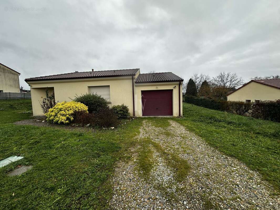 Maison à SAINT-GERMAIN-LES-BELLES
