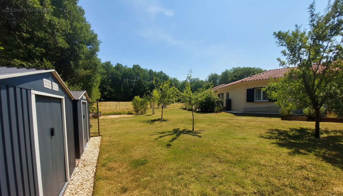 Maison 135m² au calme sans travaux, 4 chambres, garage et carport, terrain plat environ 2500m² à Meyrals - photo 12
