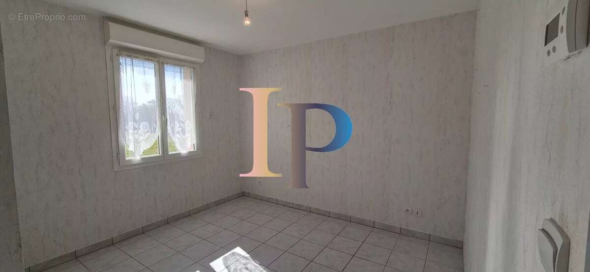 Maison à LA CLAYETTE