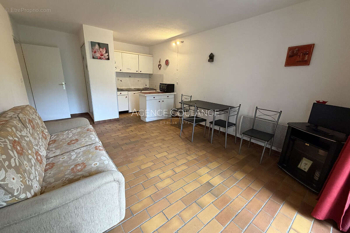 Appartement à SAINT-CYR-SUR-MER
