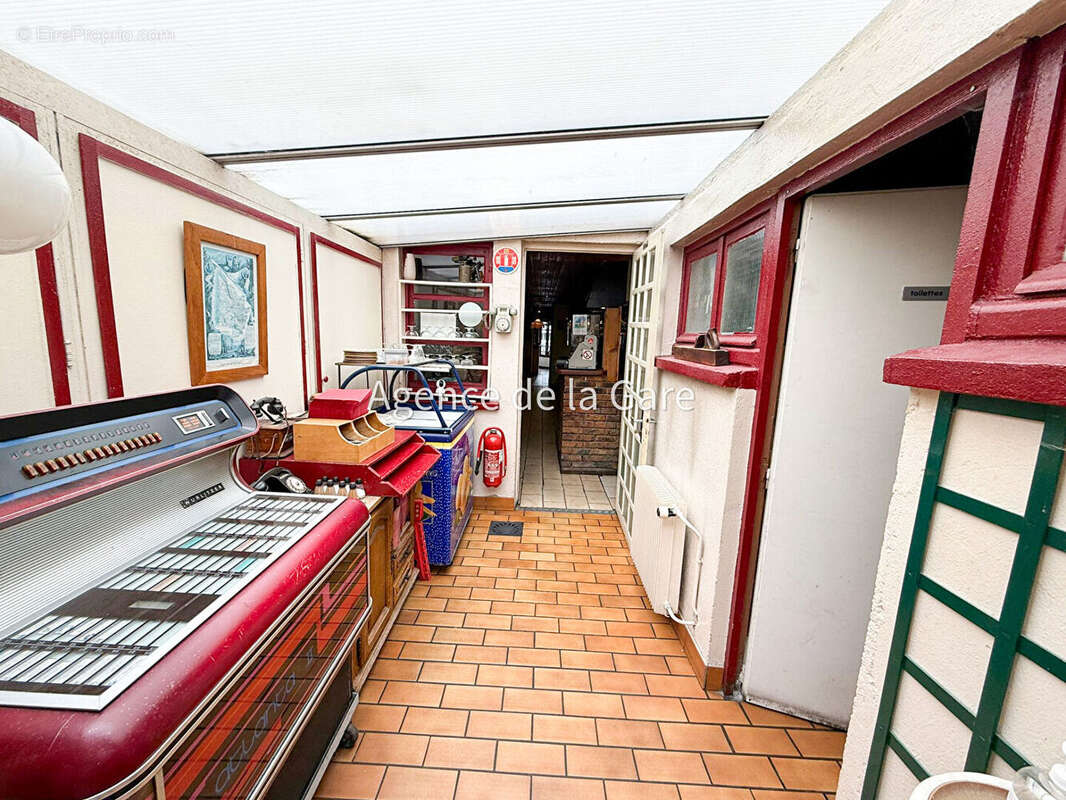 Commerce à HOUILLES