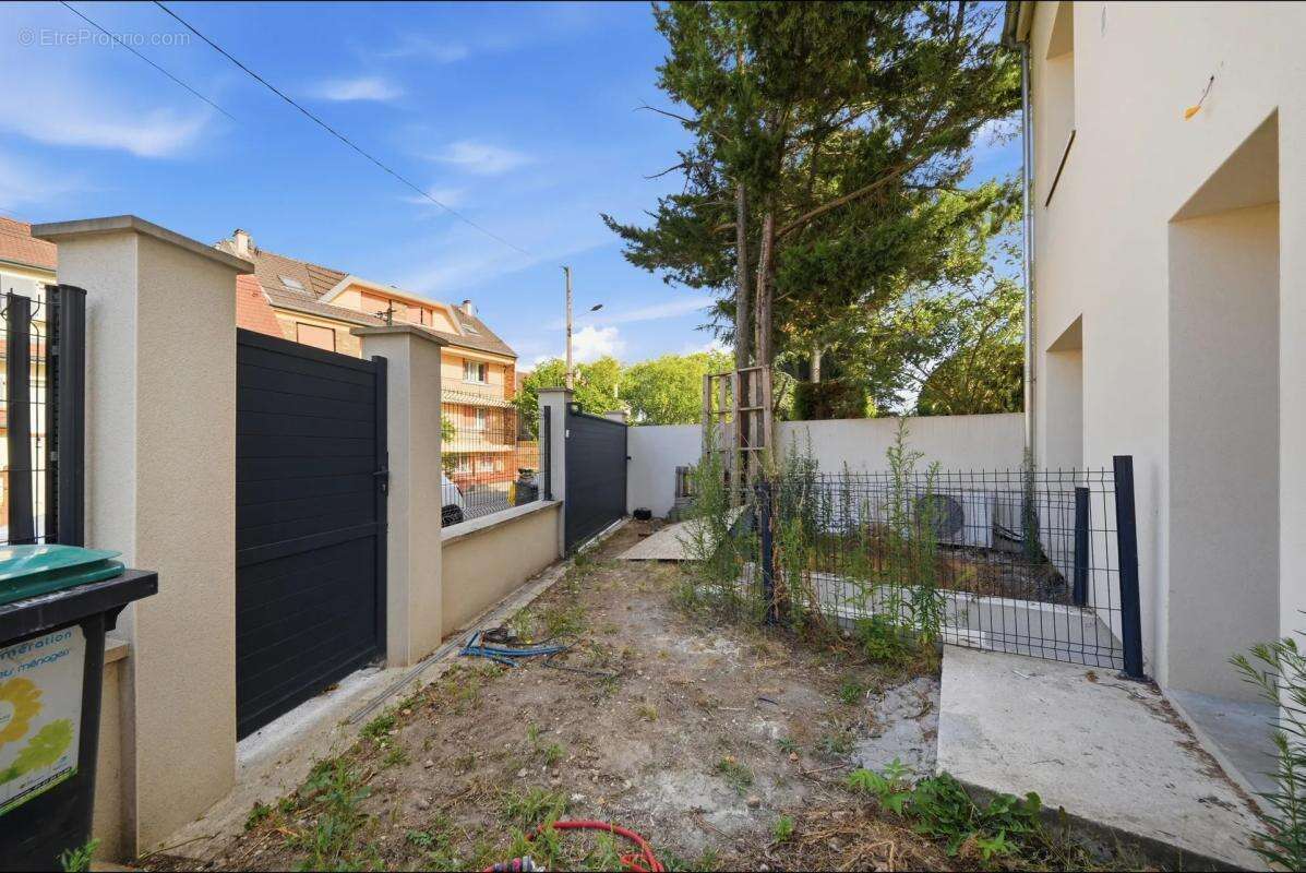 Maison de 7 pièces de 150 m² à Villejuif - photo 16