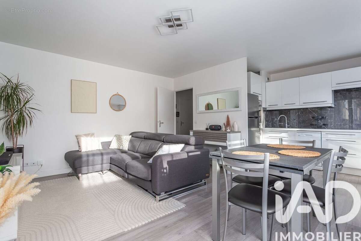 Photo 8 - Appartement à SAINTE-GENEVIEVE-DES-BOIS