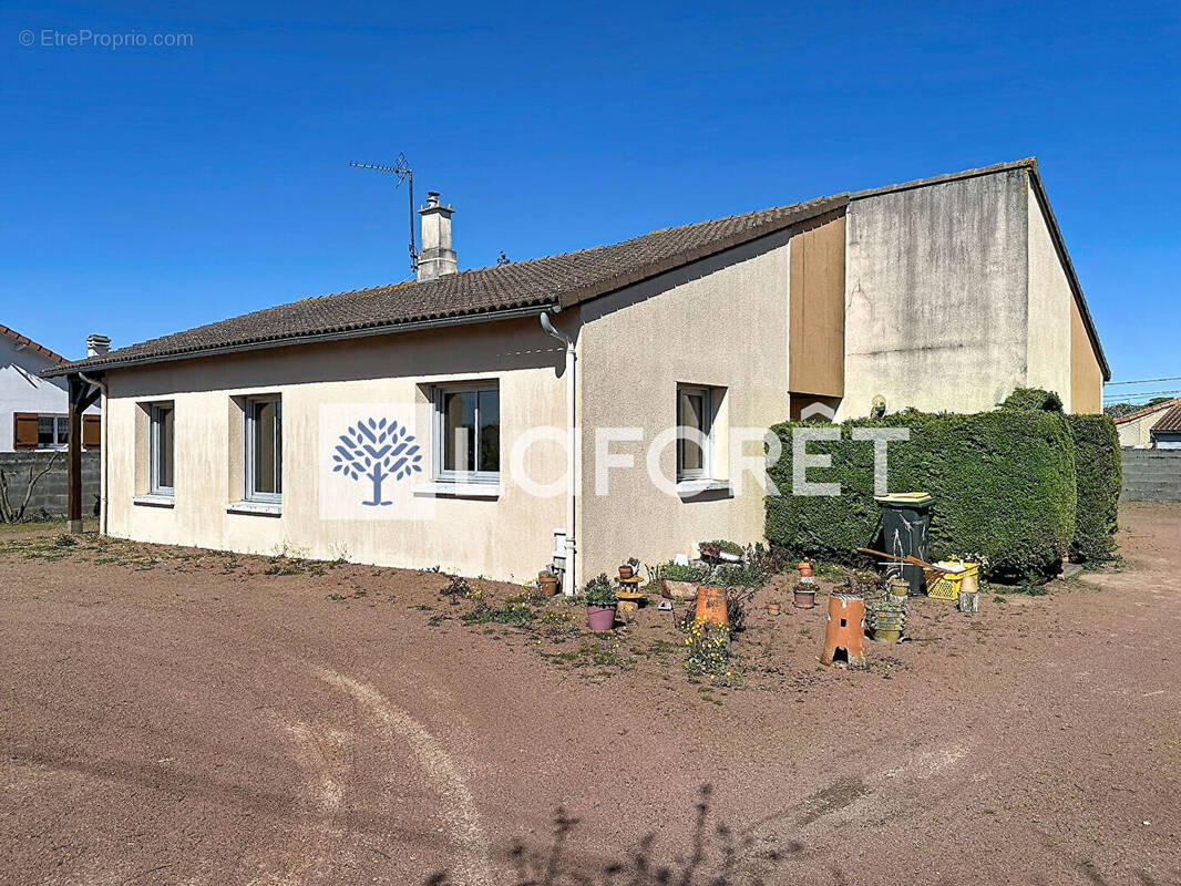 Maison à OIRON