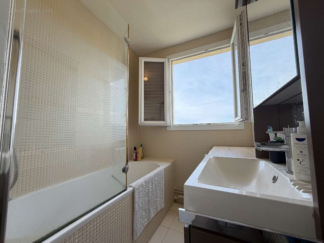 Appartement à SAINT-MAUR-DES-FOSSES