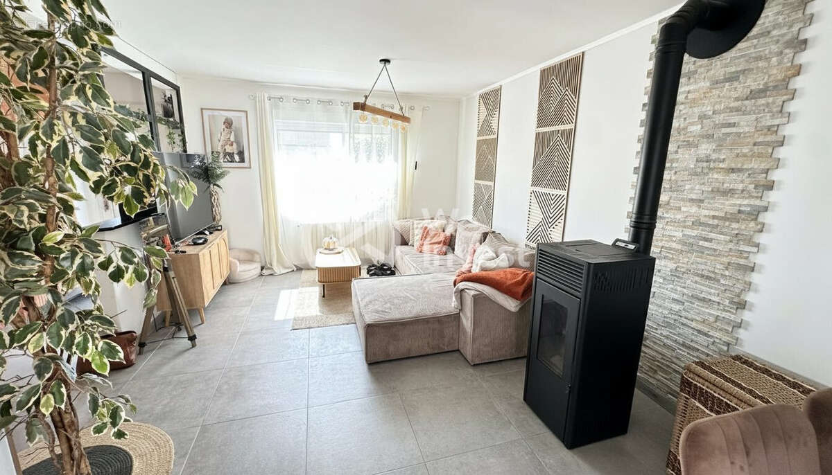 Maison à AMILLY