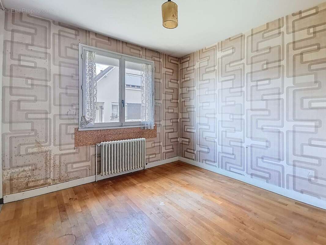 Maison à LA CHAUSSEE-SAINT-VICTOR