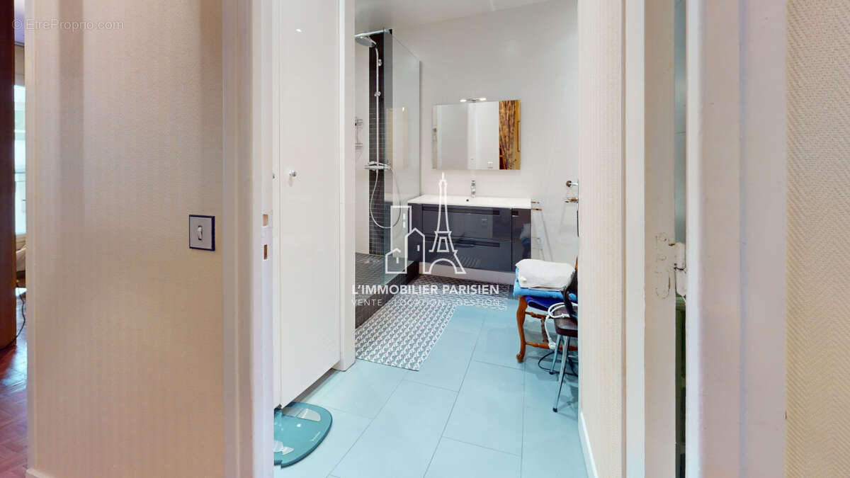 Appartement à PARIS-17E