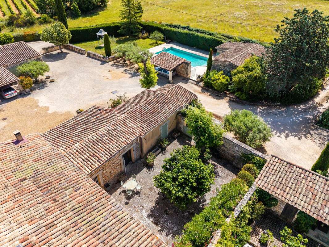 Maison à BONNIEUX