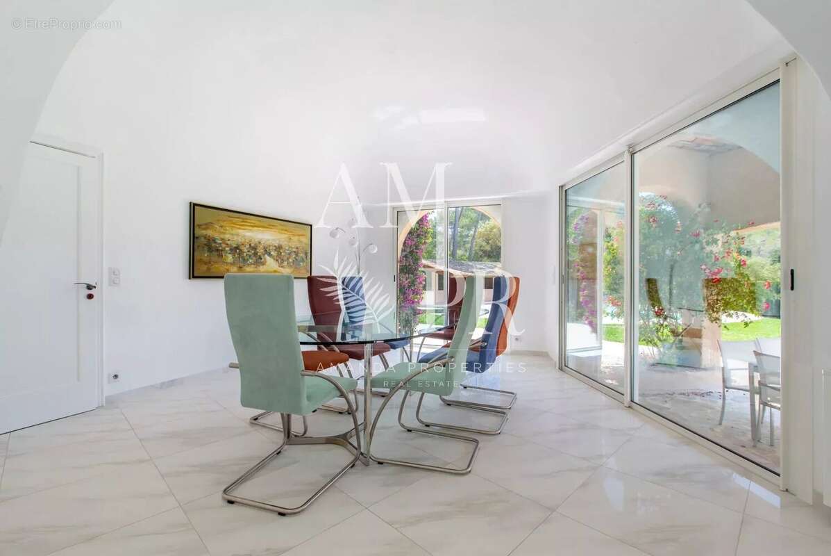 Maison à MOUANS-SARTOUX