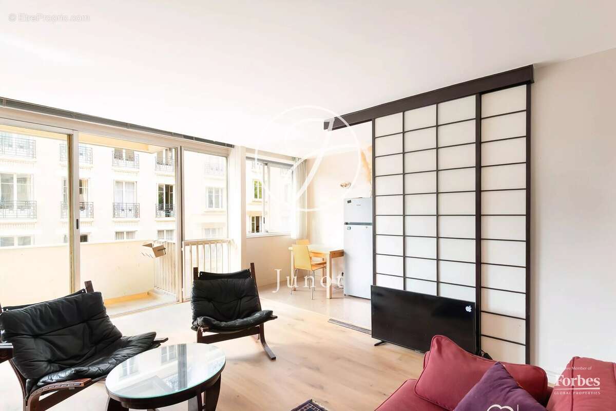 Paris 16e - RAFFET / JASMIN - Appartement - 2 pièces - 45,17m² Carrez - 1 chambre - Balcon - photo 2