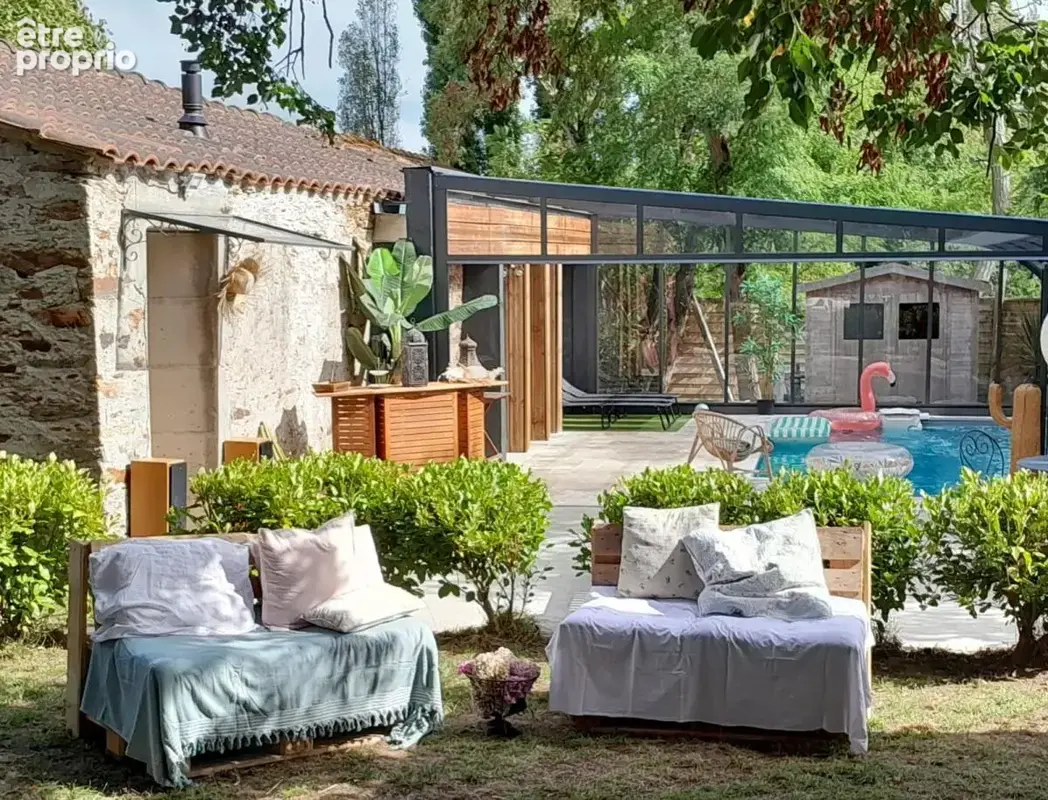 Maison 266 m² à Saint-Michel-Chef-Chef  - photo 2
