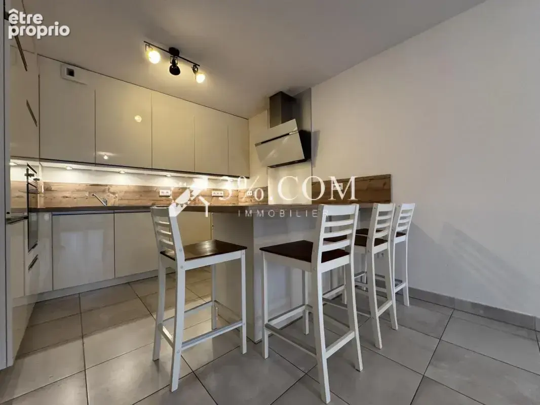3%COM Beau F3 avec terrasse et 2 garages - photo 3