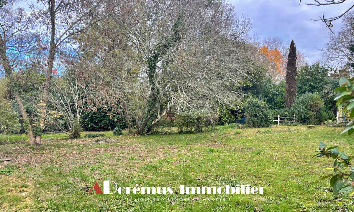 Terrain plat 1117m2 - proche commodites et ecoles - calme - rare - photo 2