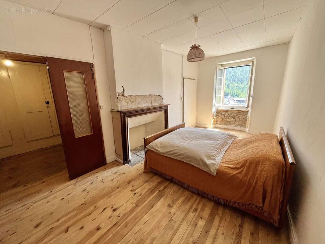 Appartement 368 m² à Chanac  - photo 6
