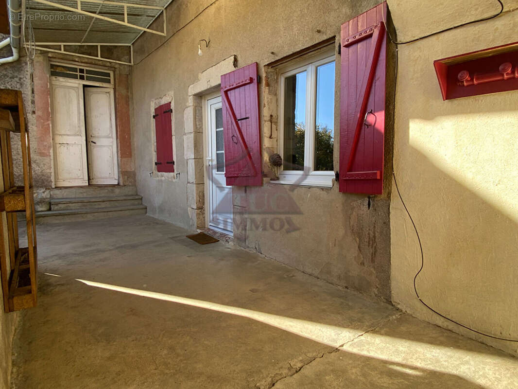 Maison à SAINT-VICTOR-DE-MALCAP