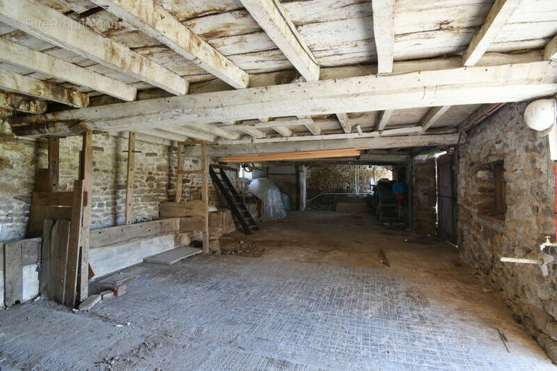 Maison 76 m² à Saint-Fraimbault  - photo 17