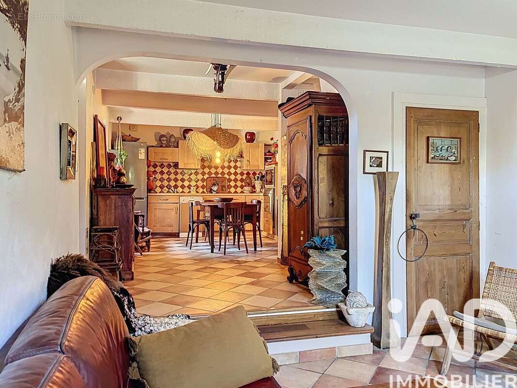 Photo 9 - Maison à LE CASTELLET