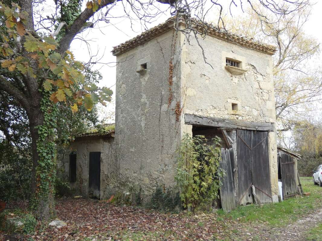 Maison à SAINTE-MERE