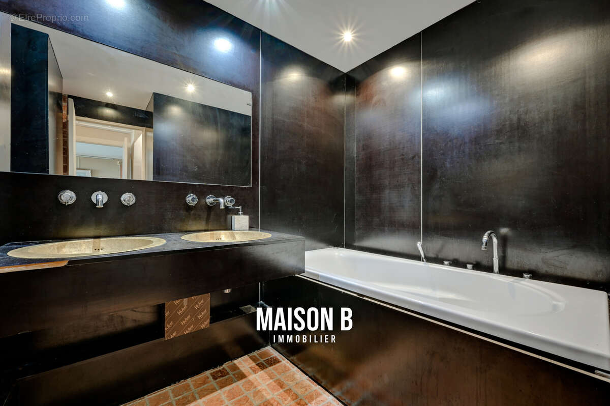 Appartement à MARSEILLE-8E
