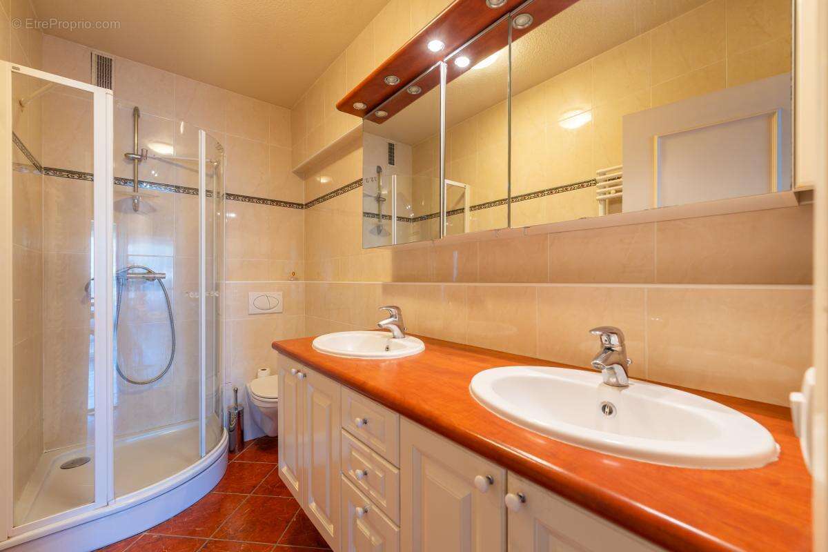 Appartement à VILLE-D'AVRAY