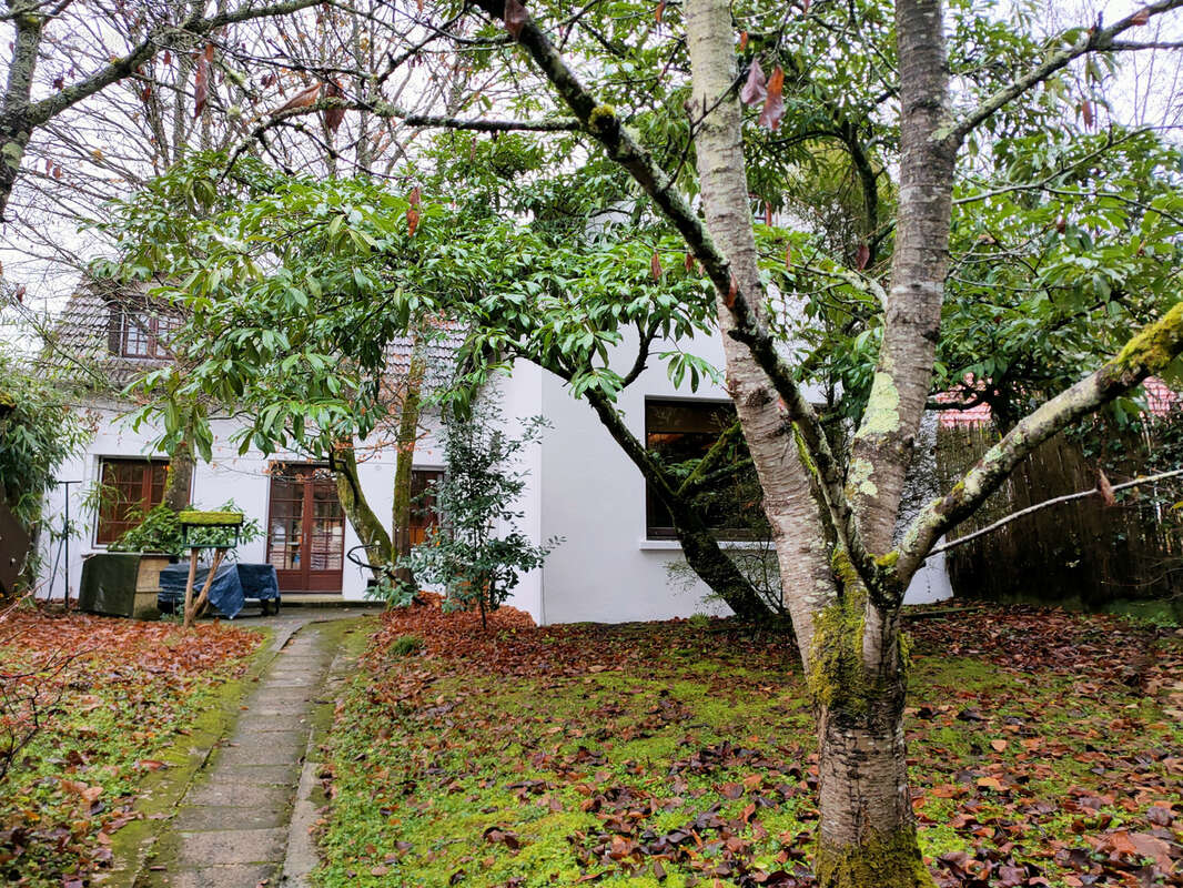 Maison à SAINT-REMY-LES-CHEVREUSE
