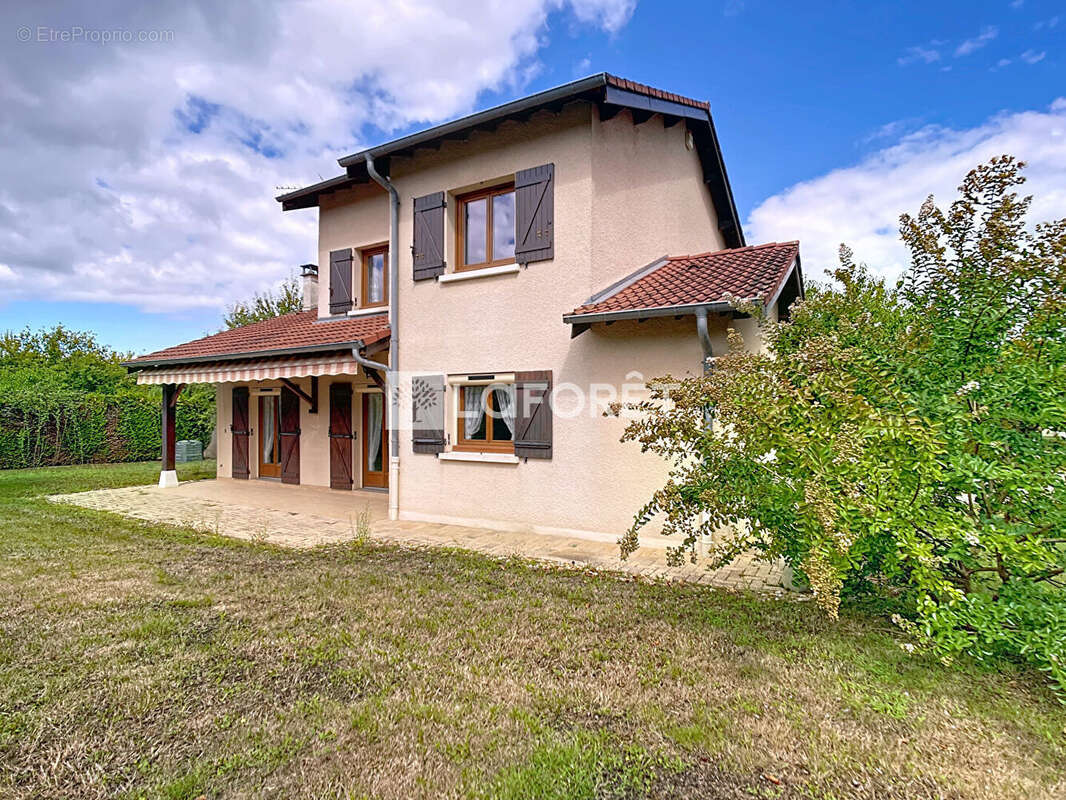 Maison à VILLARS-LES-DOMBES