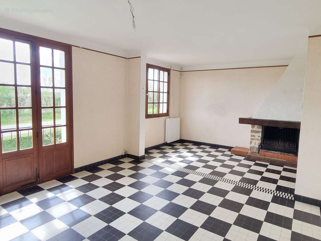 Maison à NEUVY-SAINT-SEPULCHRE