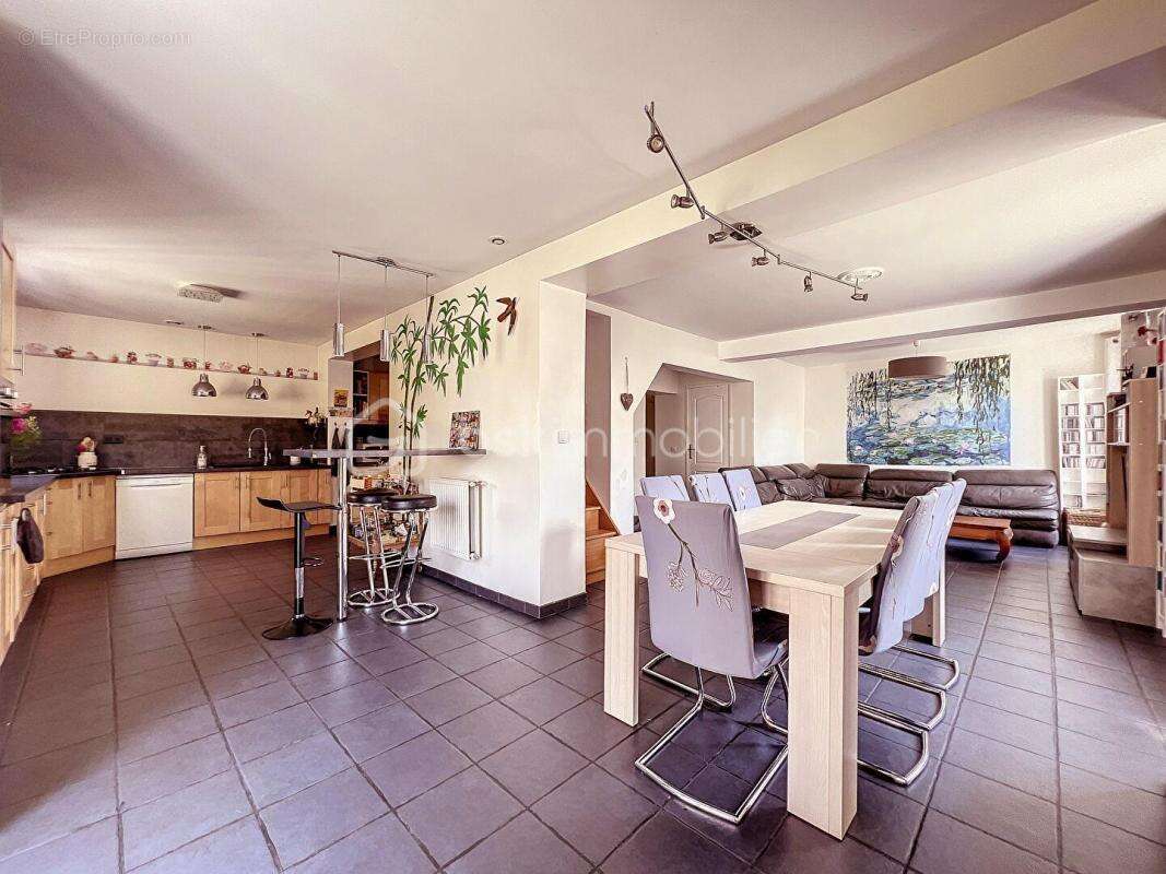 Maison à LIMEIL-BREVANNES