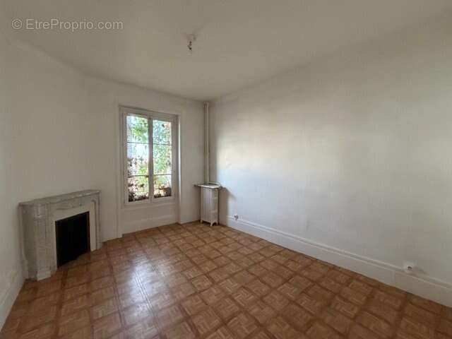 À VENDRE – Superbe appartement de caractère à Saint-Étienne - photo 4