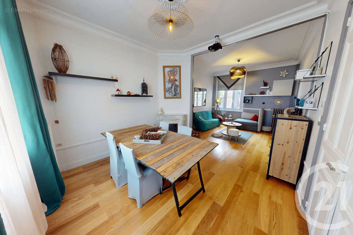 Maison à SAINT-QUENTIN