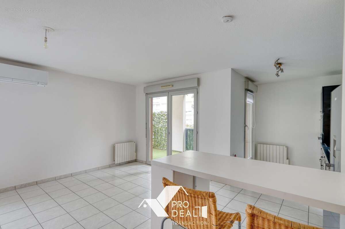 Appartement à MEYZIEU