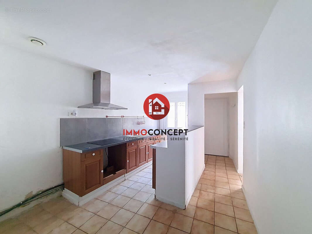 Maison à CADEROUSSE